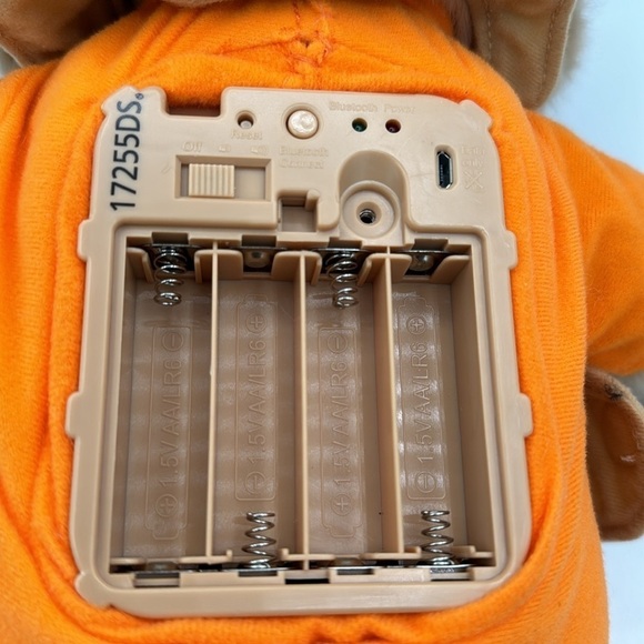 Teddy Ruxpin animated singing plush, not the one with cassette player - Picture 10 of 11